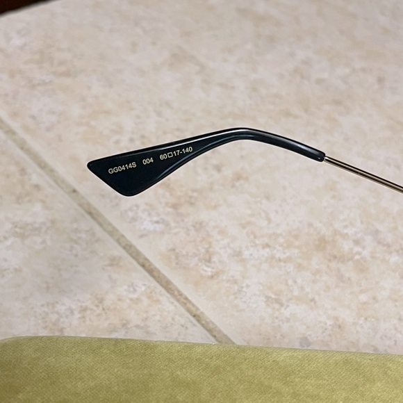 Like New Gucci “Guccify” Tiger Square Sunglasses w/ case and cloth (Unisex) - Picture 5 of 8